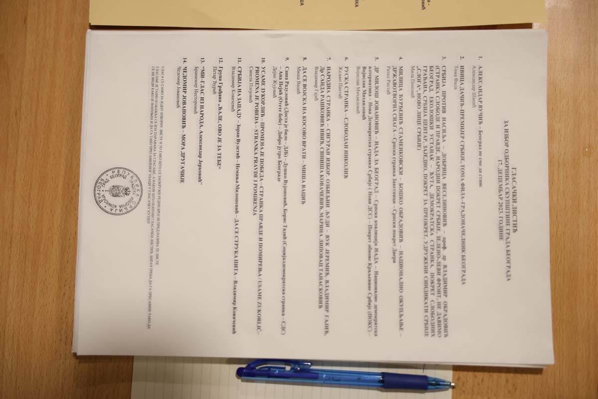 Ivica Dačić glasanje izbori 15.jpg