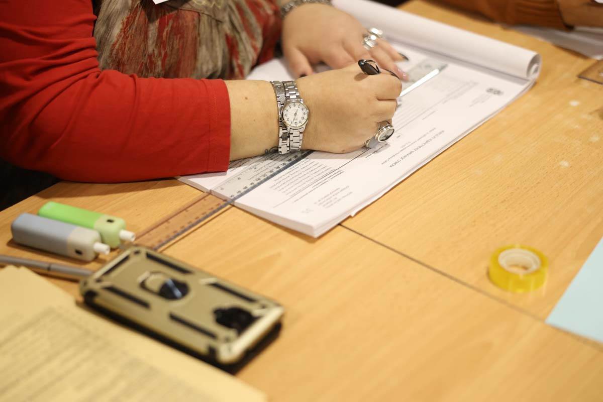 Ivica Dačić glasanje izbori 17.jpg