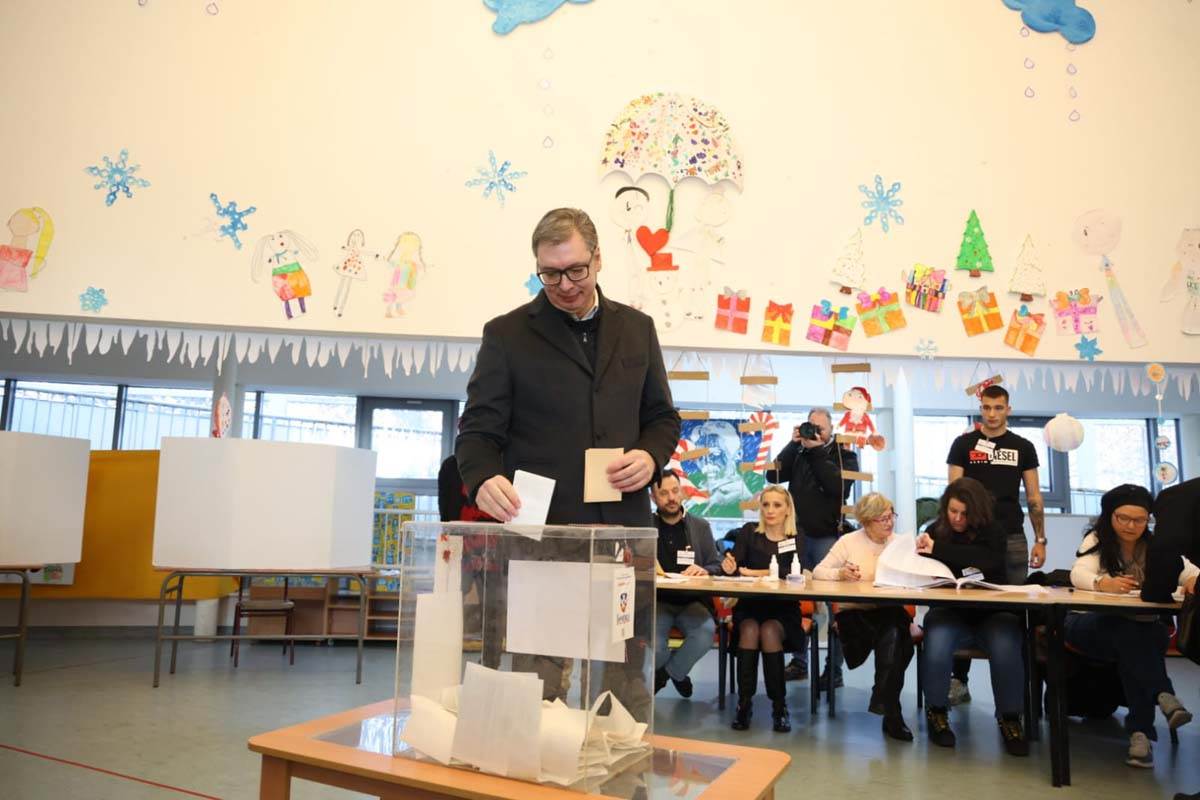 Aleksandar Vučić glasanje izbori 5.jpg