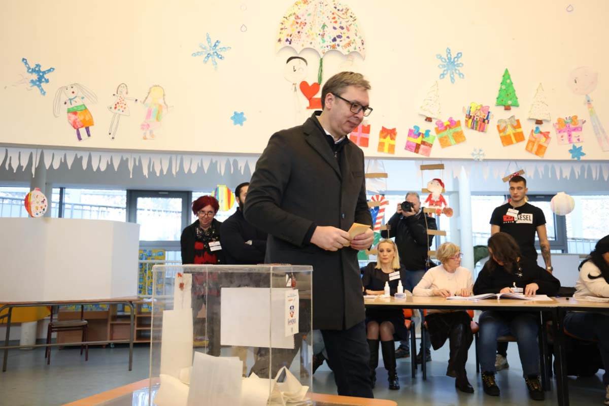 Aleksandar Vučić glasanje izbori 7.jpg