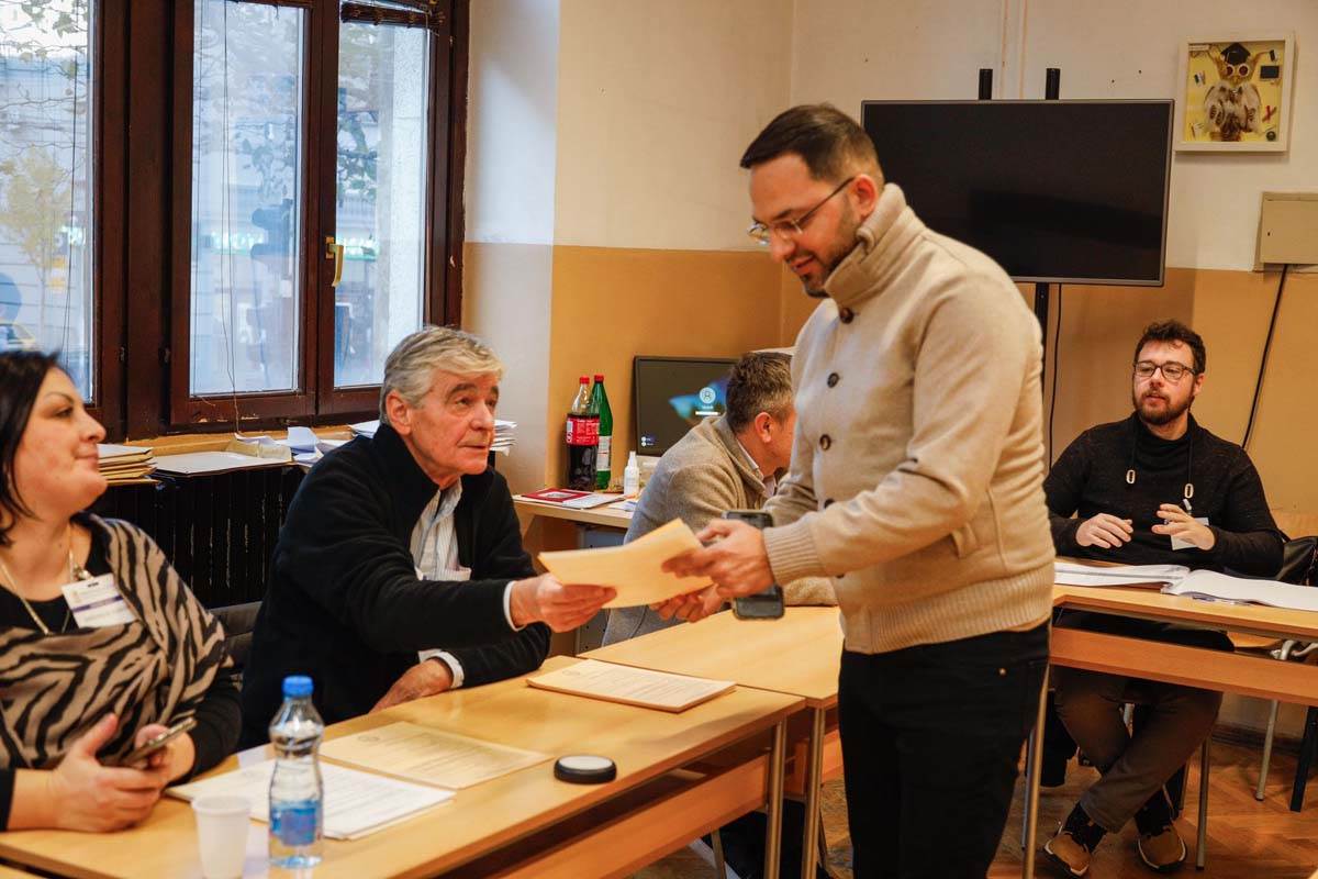 Damir Handanović i Dubravka Đedović izbori glasanje 18.jpg