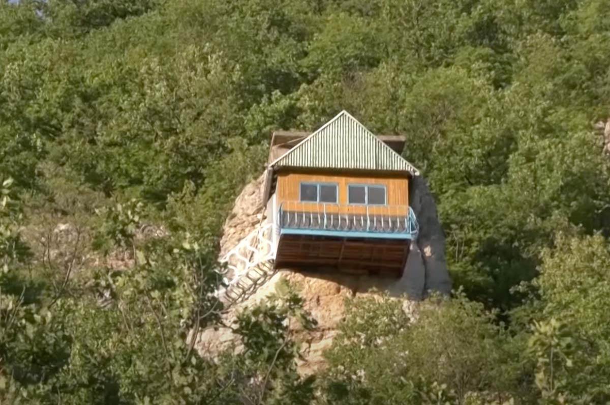 Vikendica na steni 6.jpg