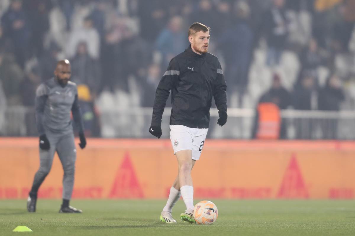 Partizan Crvena Zvezda 171. derbi pre meca (4).jpg