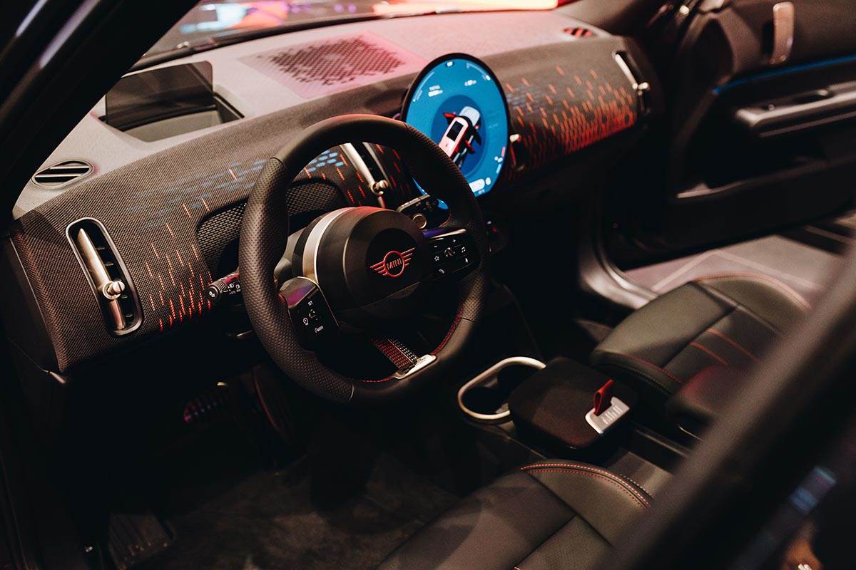 MINI COUNTRYMAN ENTERIJER.jpg