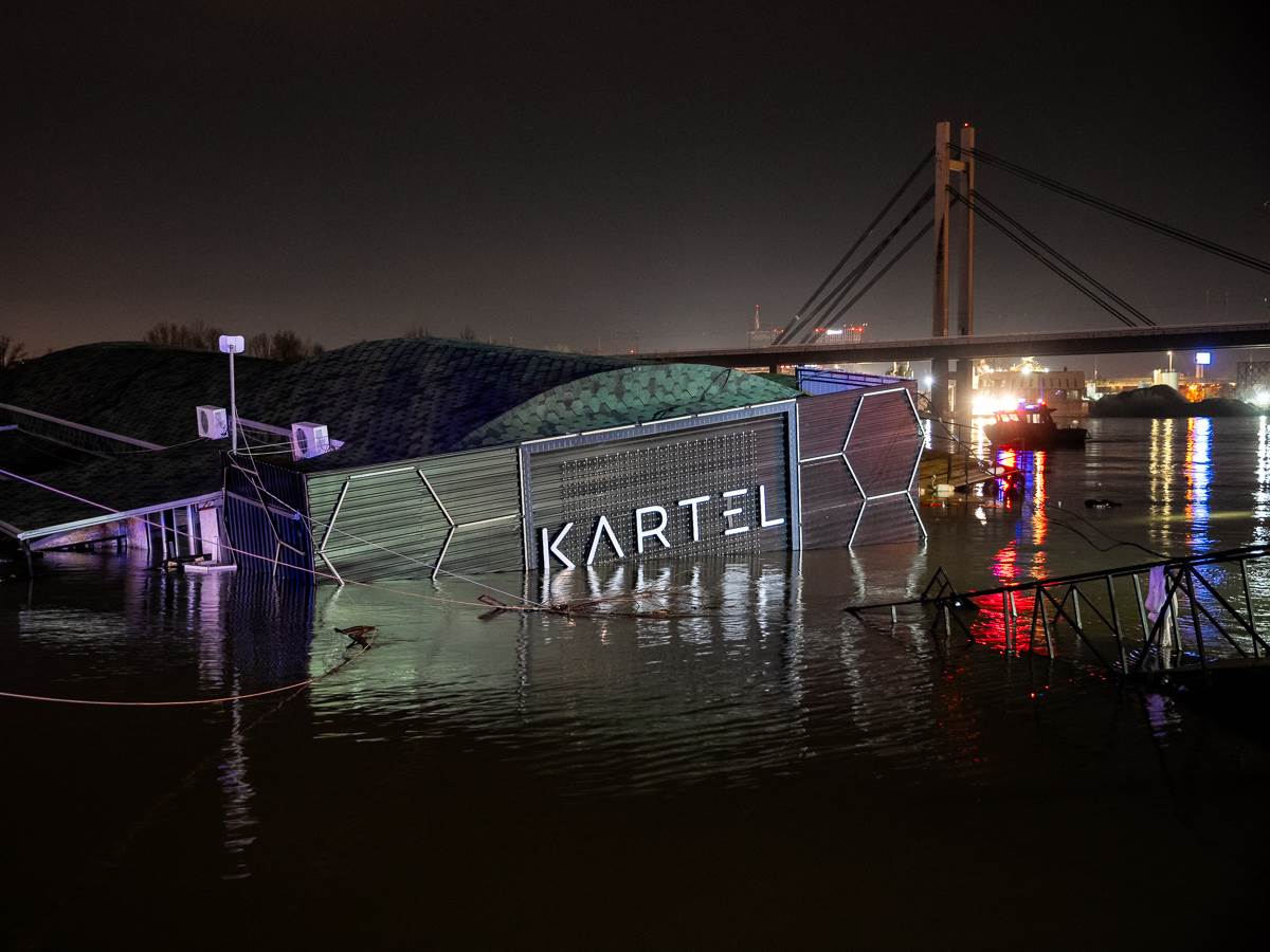 Potonuo splav Kartel (1 of 20).jpg