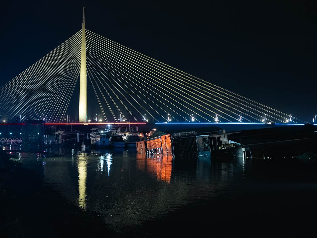 Potonuo splav Kartel (5 of 20).jpg