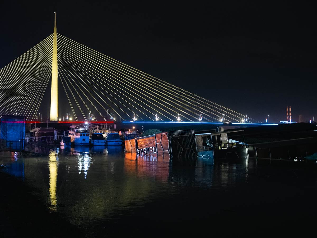 Potonuo splav Kartel (6 of 20).jpg