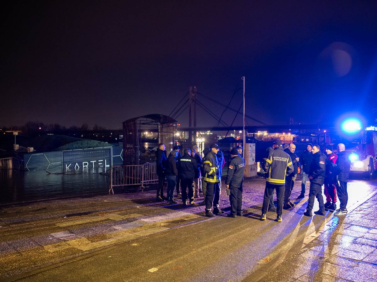 Potonuo splav Kartel (13 of 20).jpg