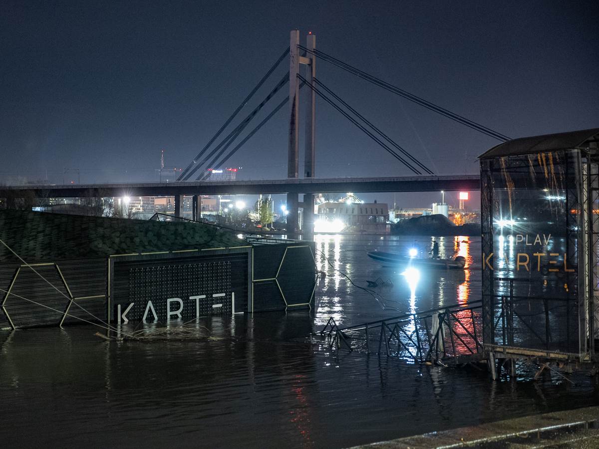 Potonuo splav Kartel (19 of 20).jpg