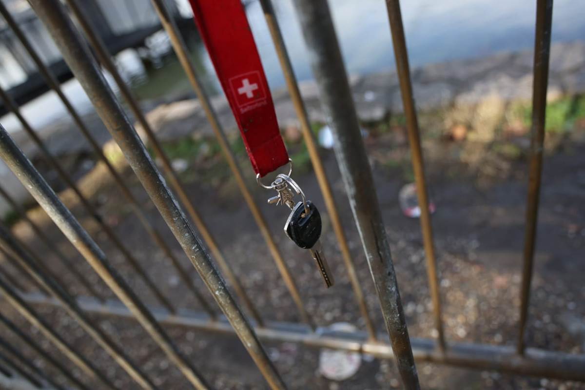 Detalji spasavanja ljudi sa splava Kartel