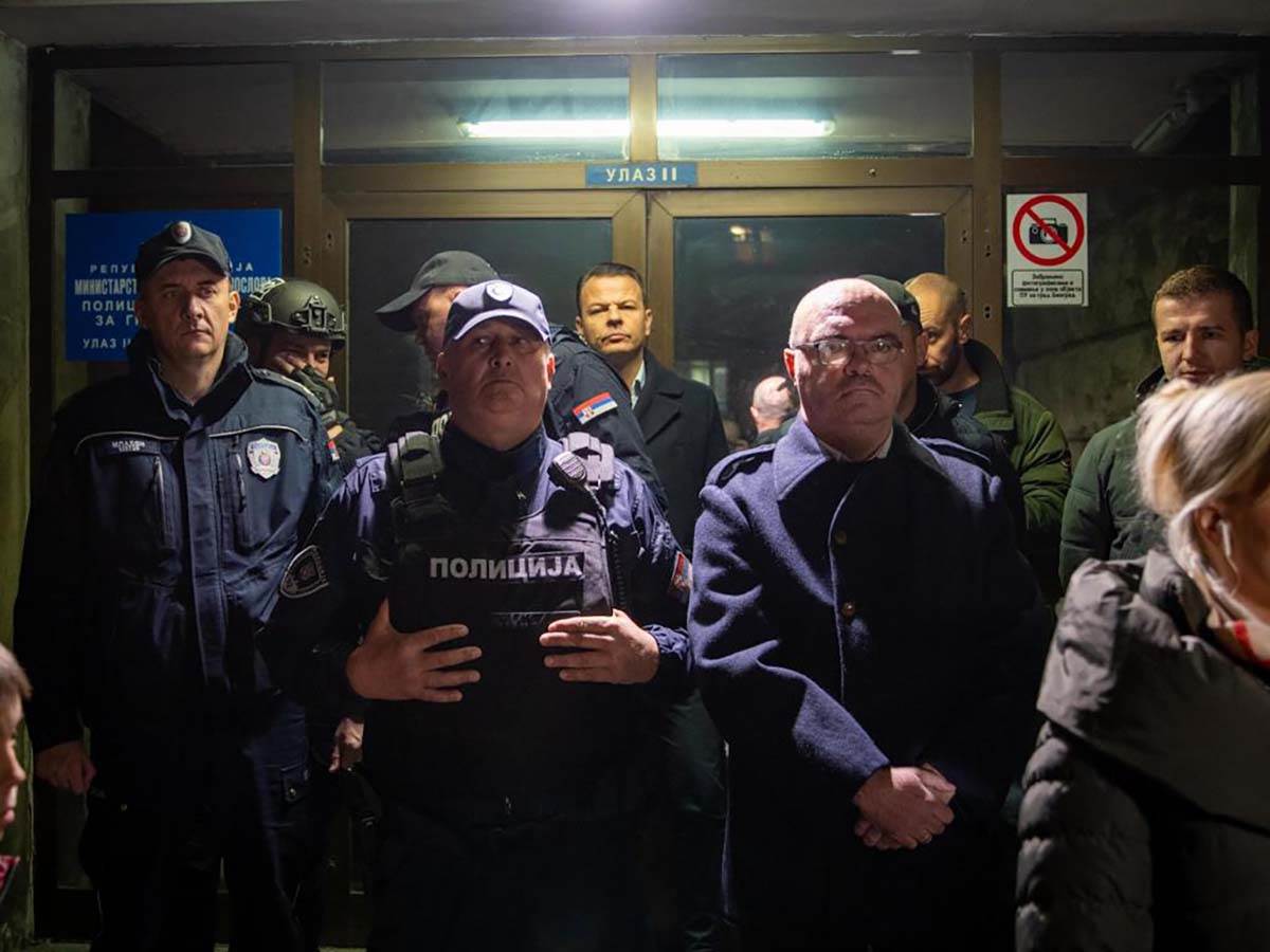 Protest studenti policijska stanica 29 novembar (1).jpg