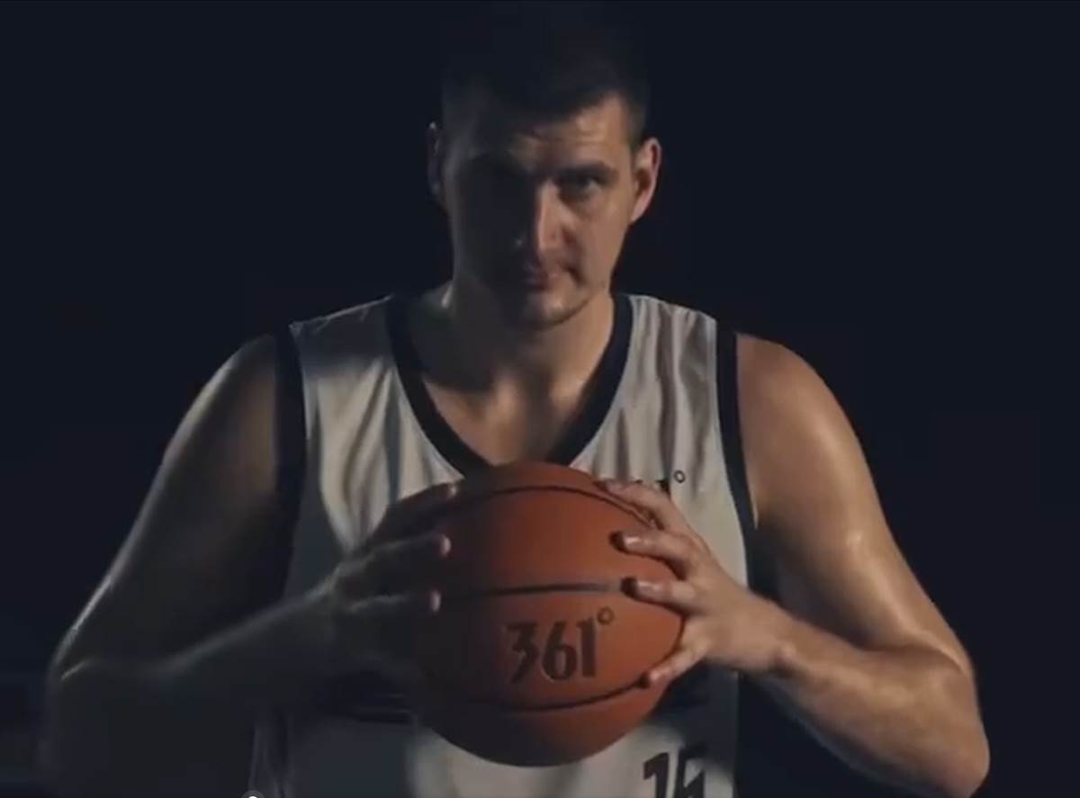 Jokic reklama patike (7).png