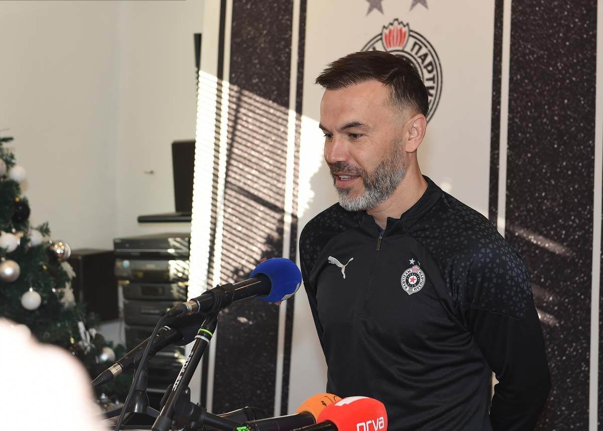 Partizan pripreme okupljanje 3.jpg