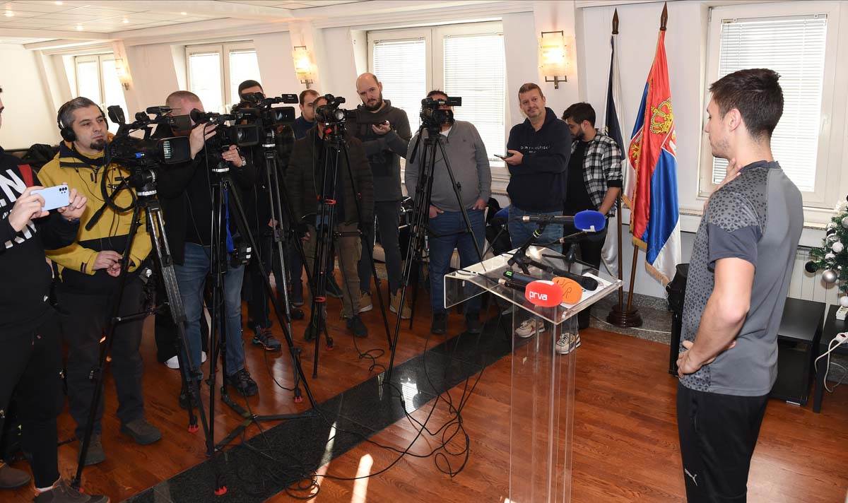 Partizan pripreme okupljanje 8.jpg