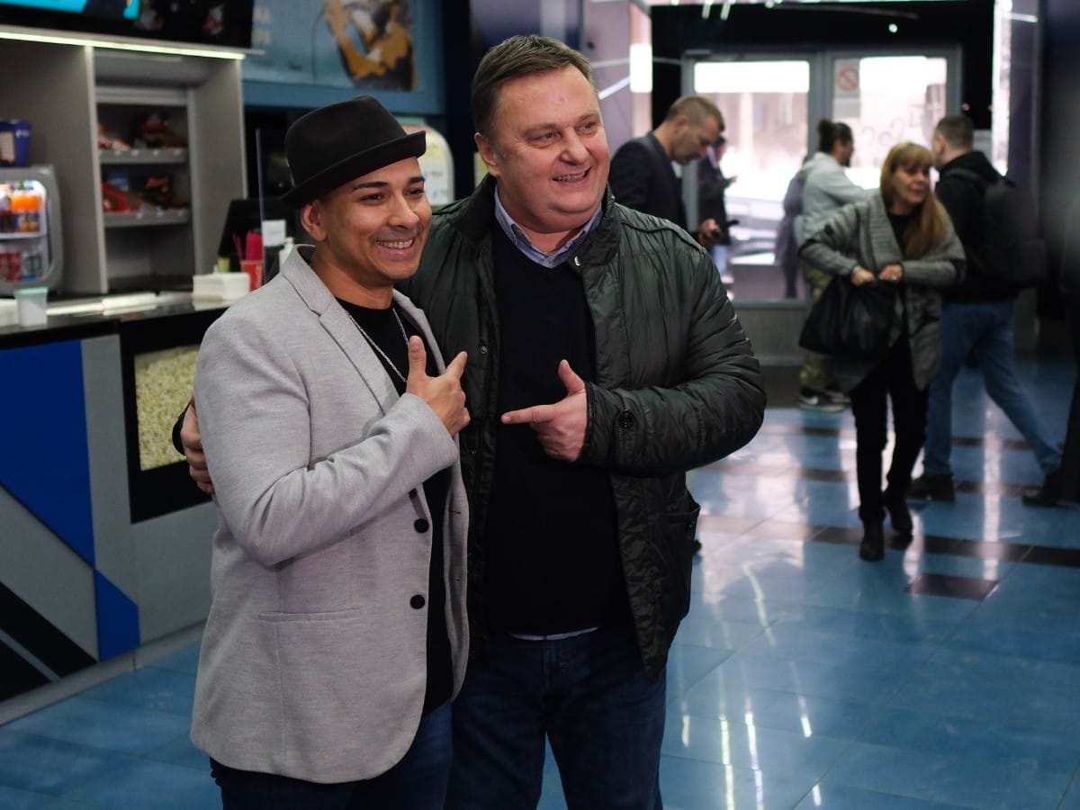 Husa iz filma i serije Nedelja o roditeljima i odrastanju