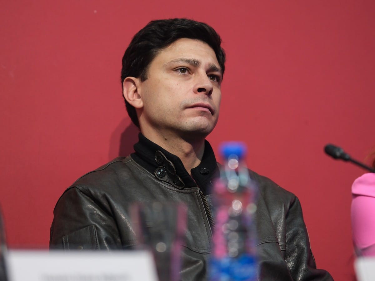 Husa iz filma i serije Nedelja o roditeljima i odrastanju