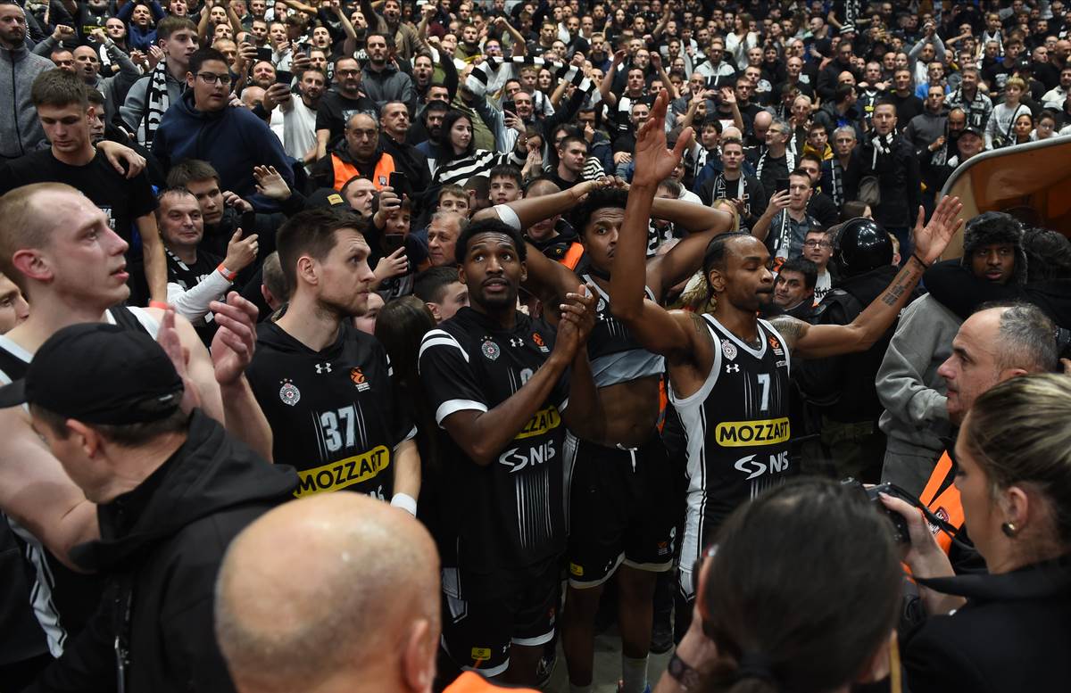 Partizan Makabi slavlje (10).jpg