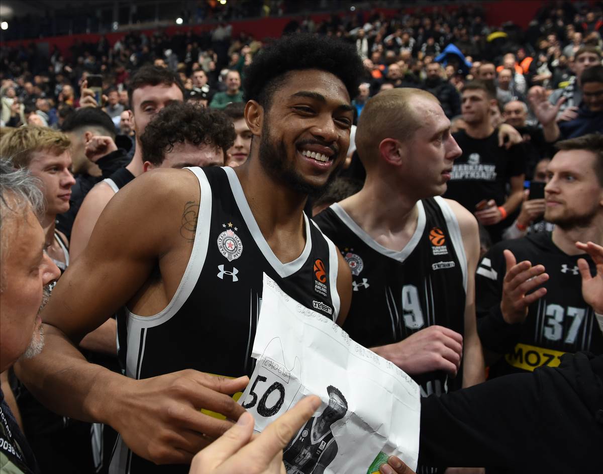 Partizan Makabi slavlje (13).jpg