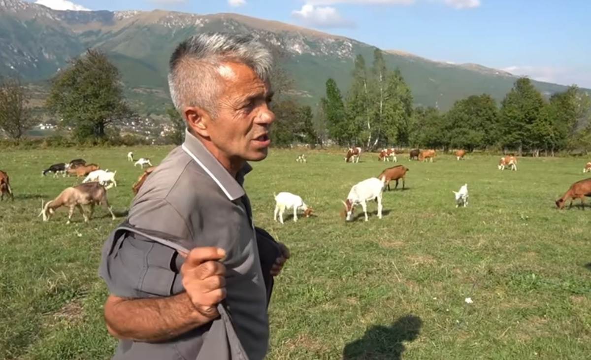 ŽENA GA OSTAVILA SA 7 ERO DJECE ON SE OPET OŽENIO (10).jpg