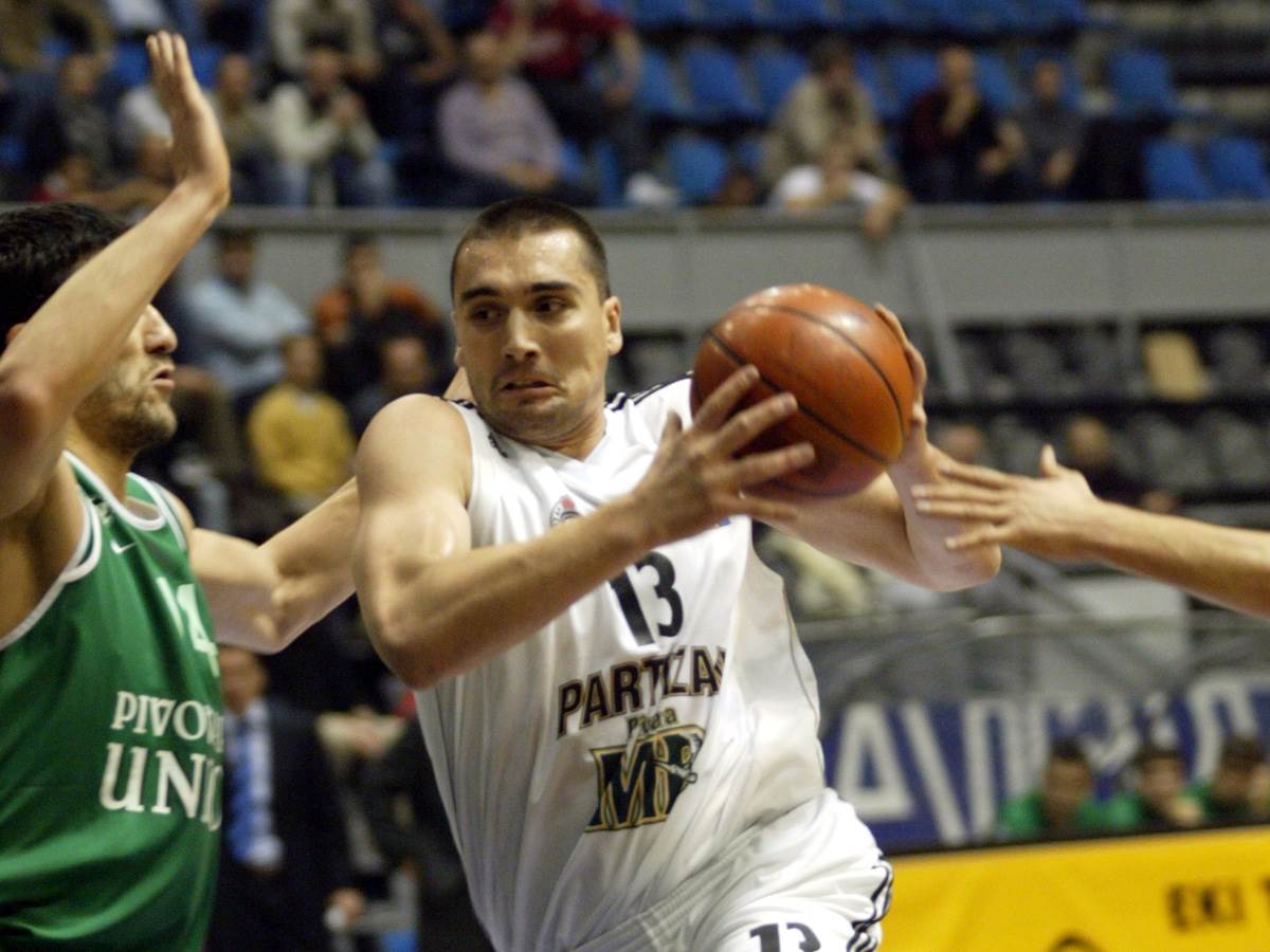 Dejan Milojević (23) copy.jpg