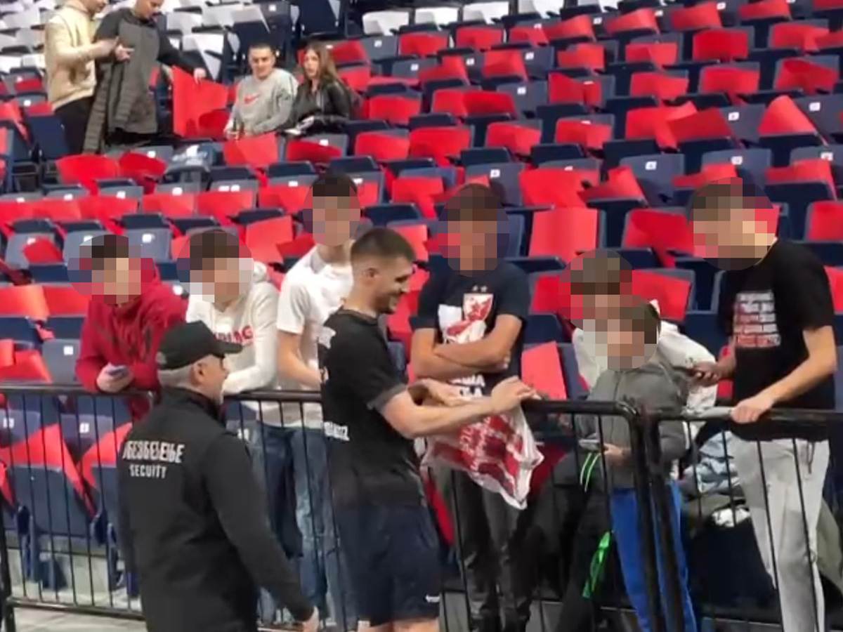 Vanja Marinković potpisao dres Crvene zvezde 