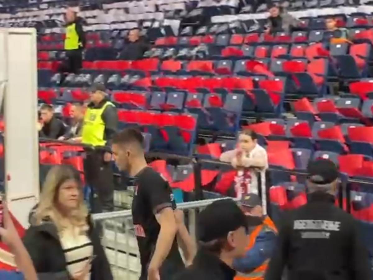 Vanja Marinković potpisao dres Crvene zvezde 