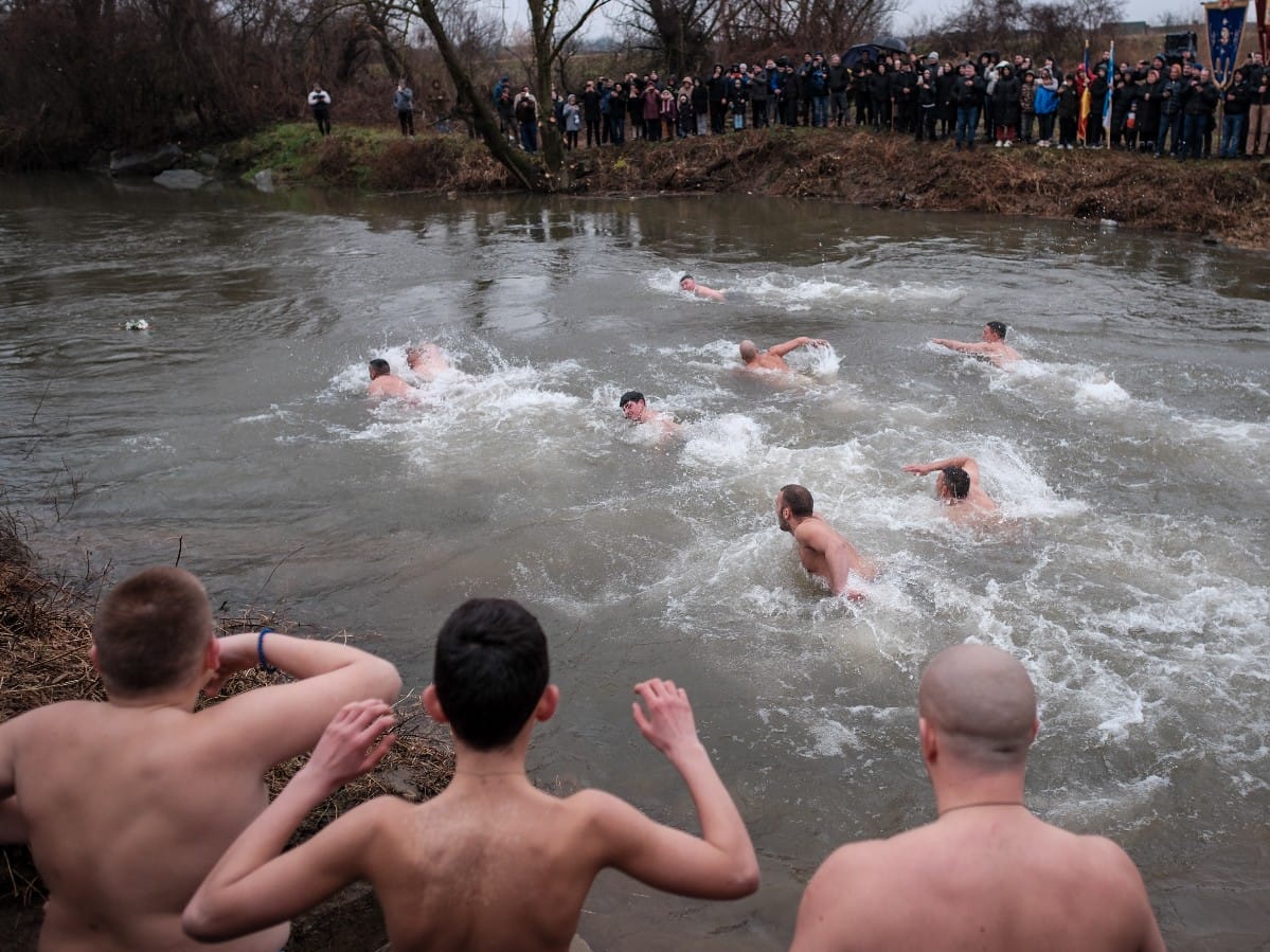 Vracev Gaj Plivanje za casni krst 2.jpeg