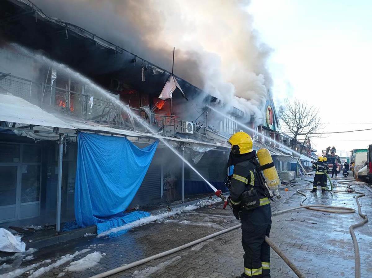 Kineska robna kuća požar 10.jpg