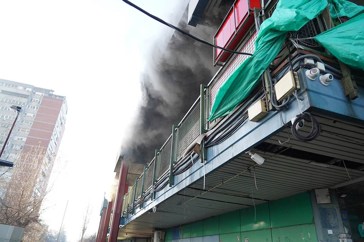 Požar Kineski tržni centar (4).jpg