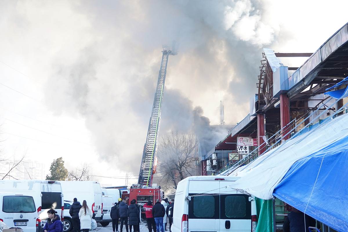 Požar Kineski tržni centar (11).jpg