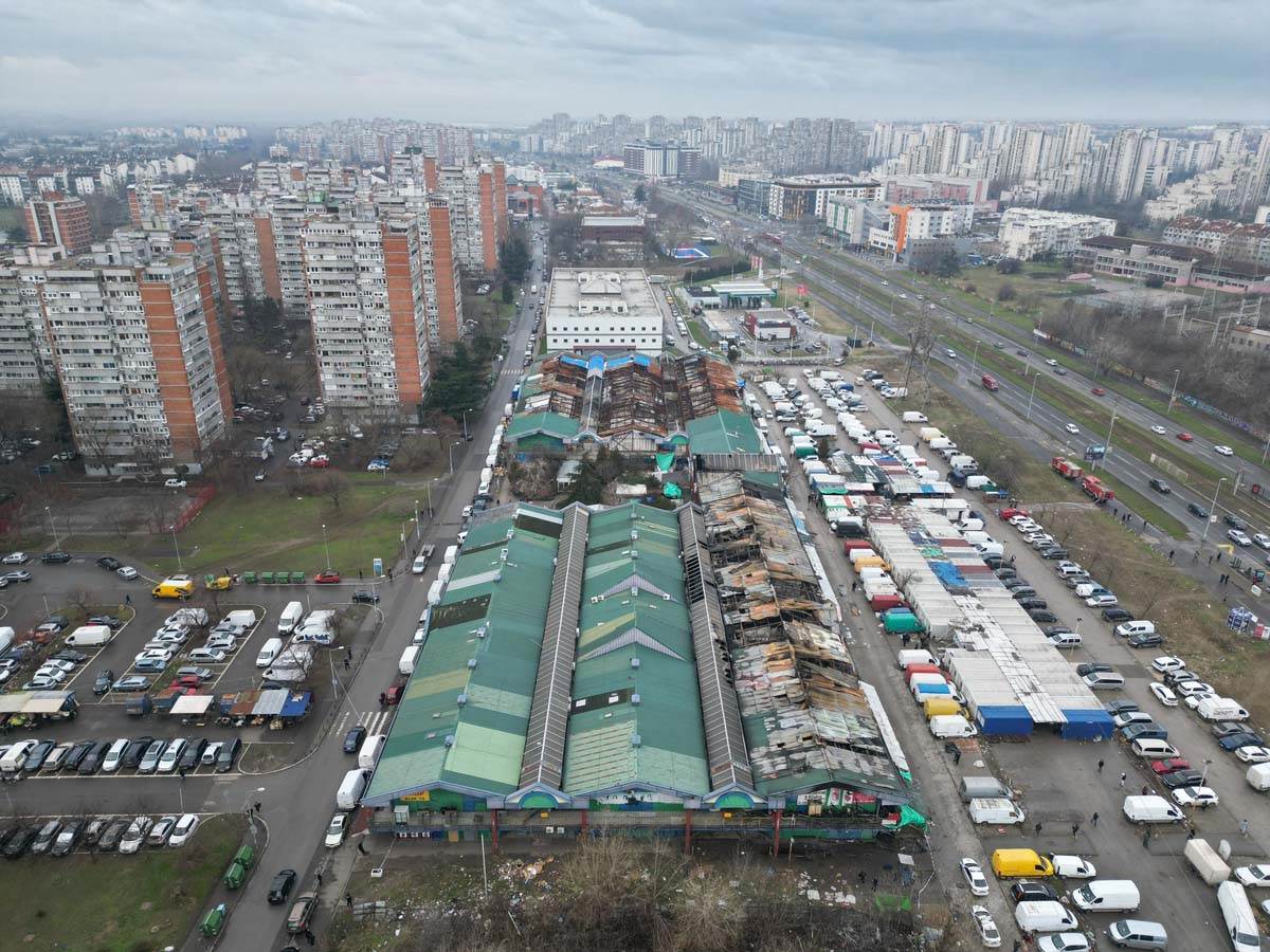 Dan nakon požara u Kineskoj robnoj kući blok 70 3.jpg