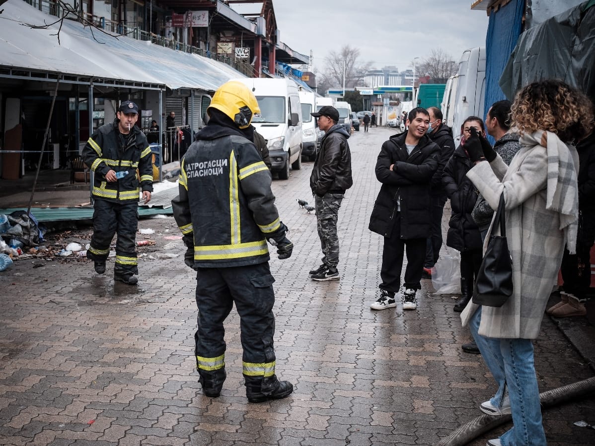 Policija obezbedila tržni centar u bloku 70