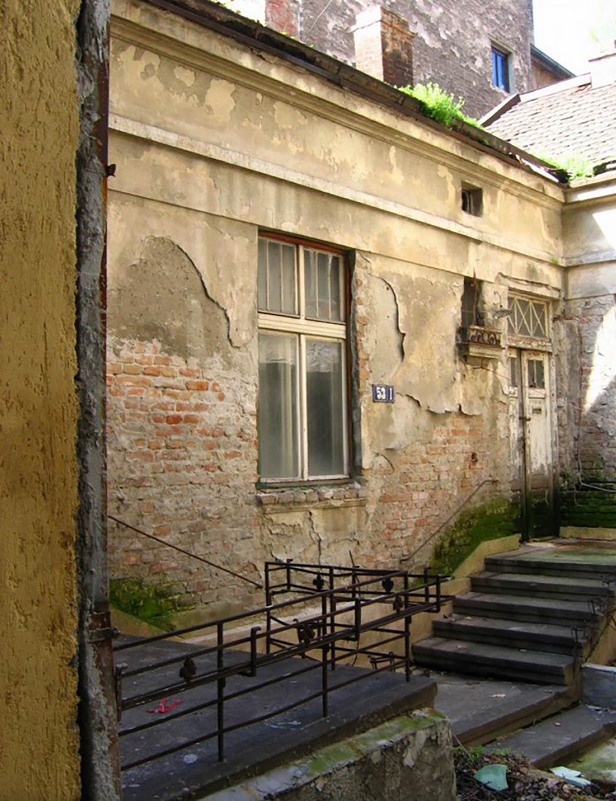 Kamen boje zlata na Dorćolu (10).jpg