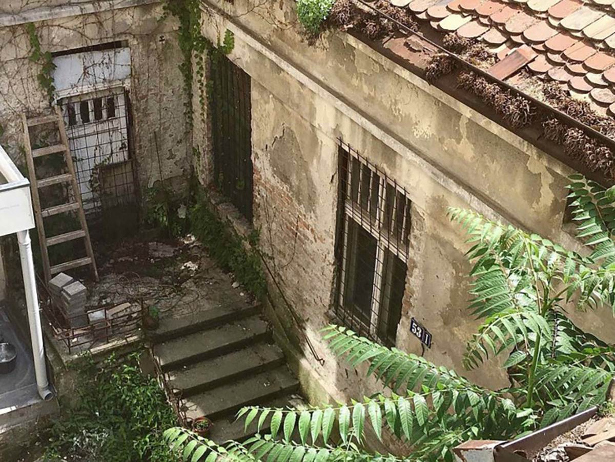 Kamen boje zlata na Dorćolu (13).jpg