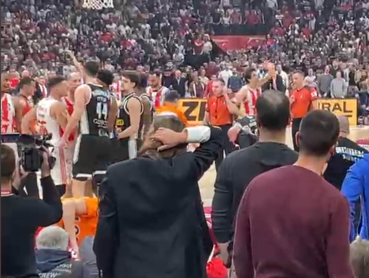 Prekid meča u Areni (5).jpg