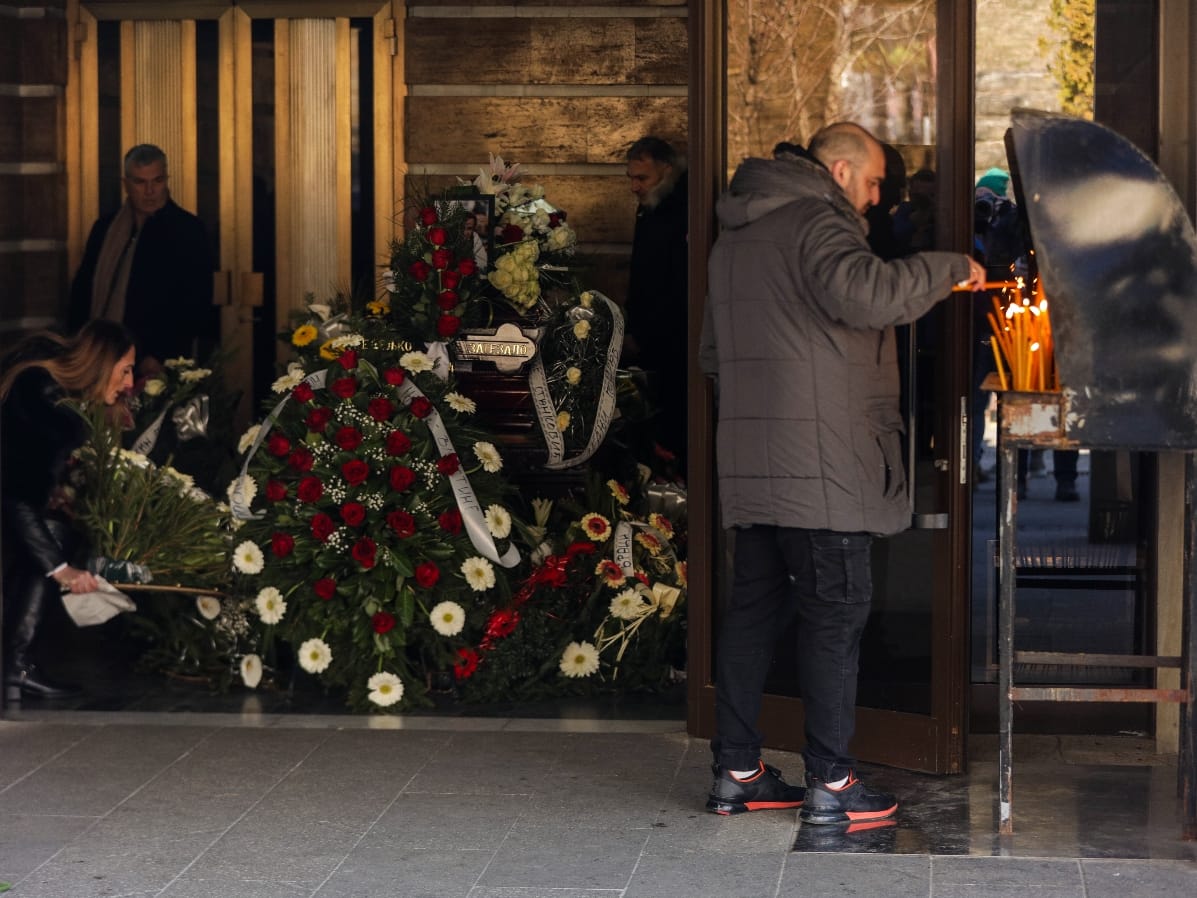 Zorica Marković s Dijanom Hrkalović na sahrani bivšeg muža