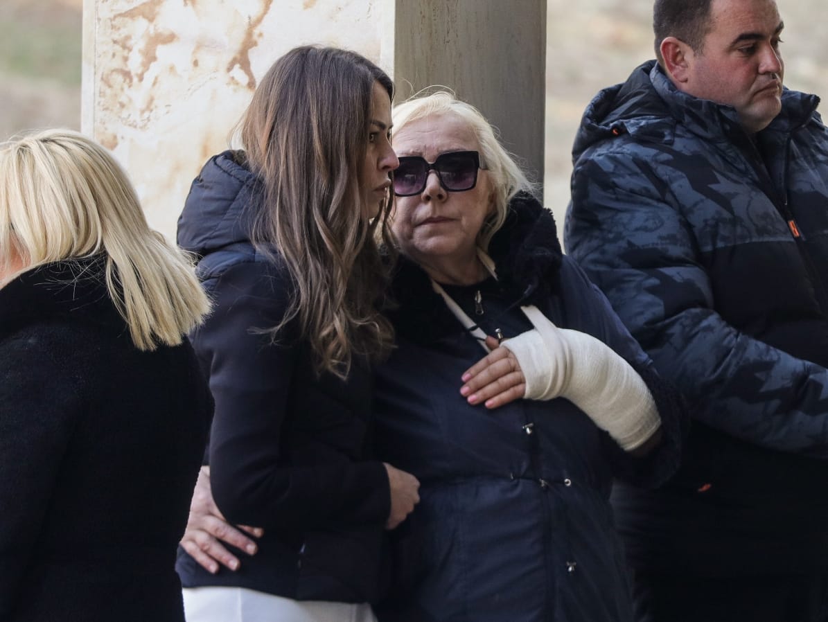 Zorica Marković s Dijanom Hrkalović na sahrani bivšeg muža