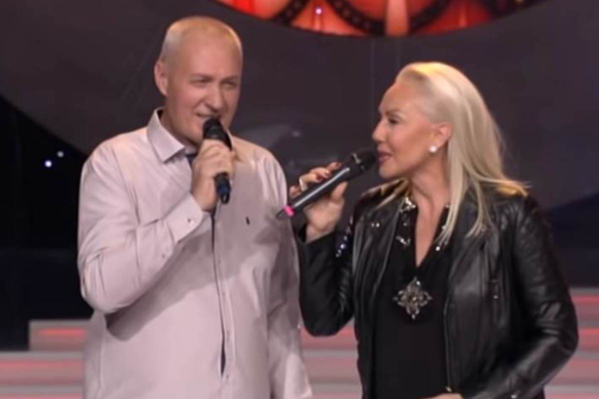 Lepa Brena s bratom.jpg