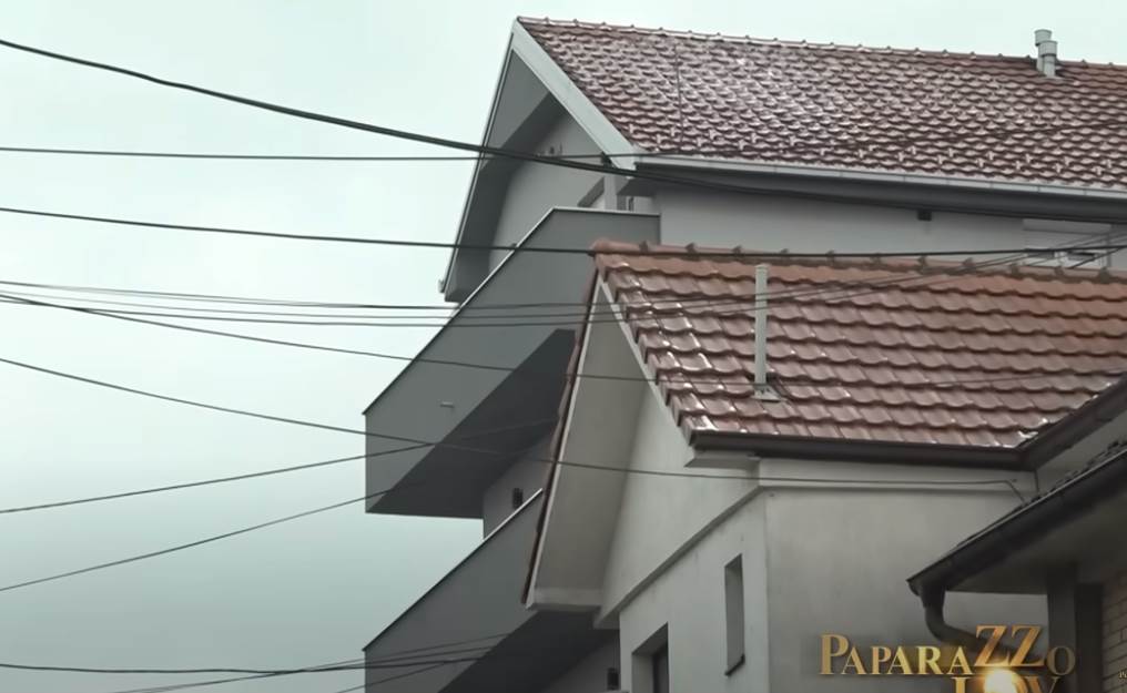 breskvica kuća (1).png