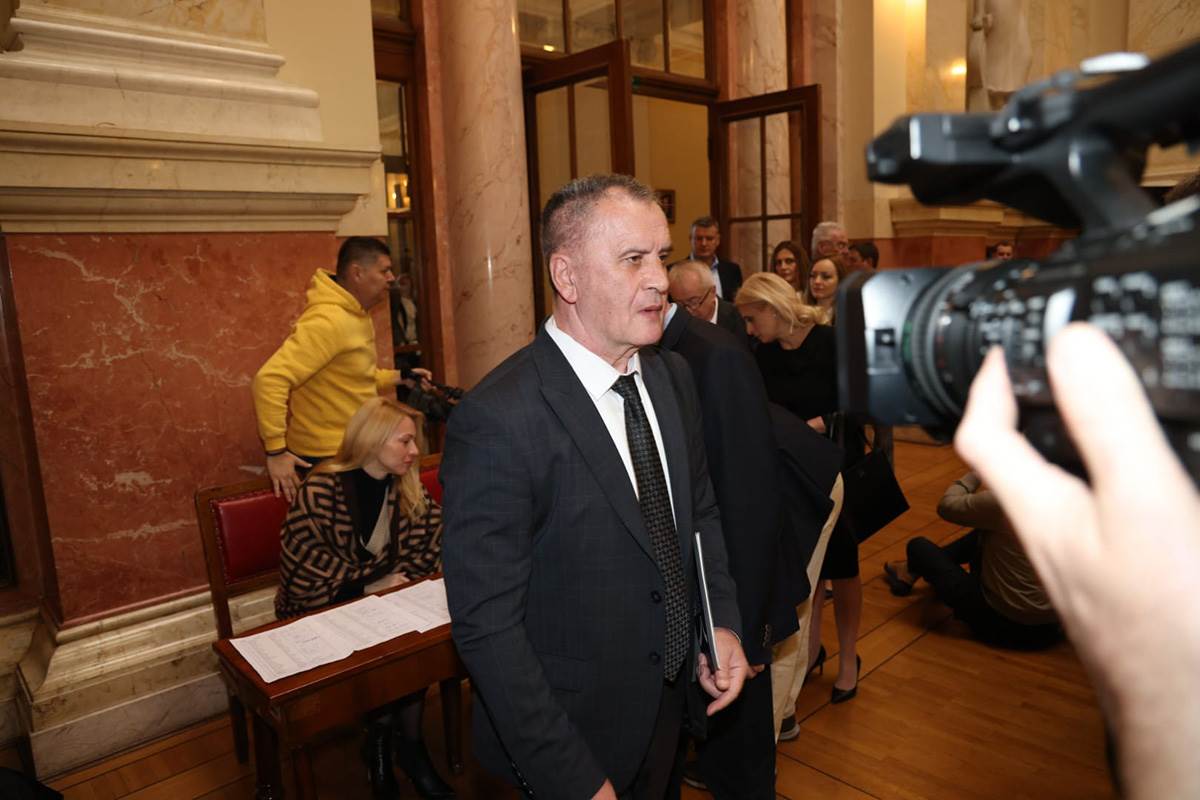 Sednica skupštine (5).jpg