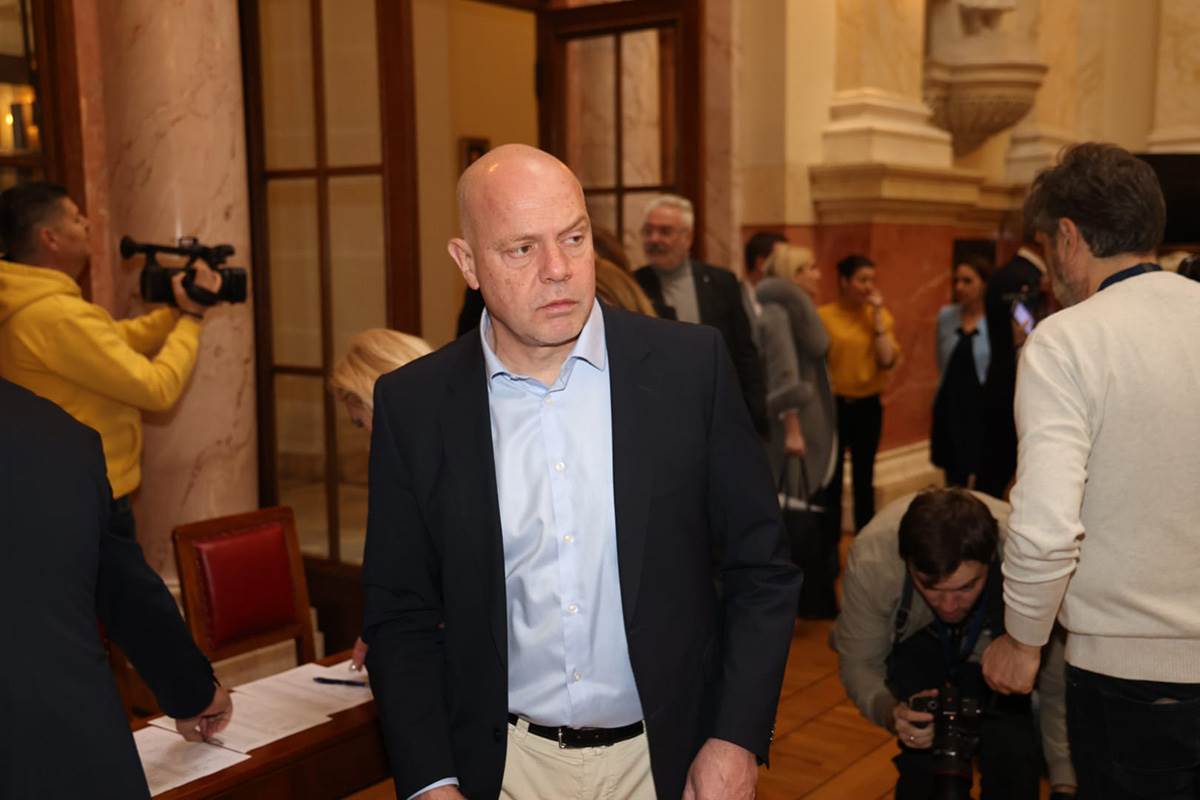 Sednica skupštine (7).jpg