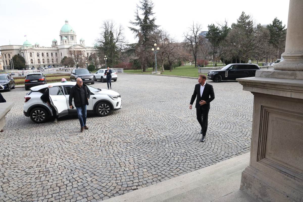 Poznati na komemmoraciji Dejana Milojevića (12).jpg