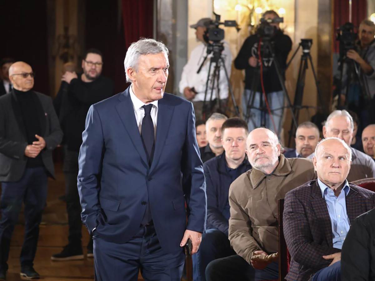 Poznati na komemmoraciji Dejana Milojevića (5).jpg