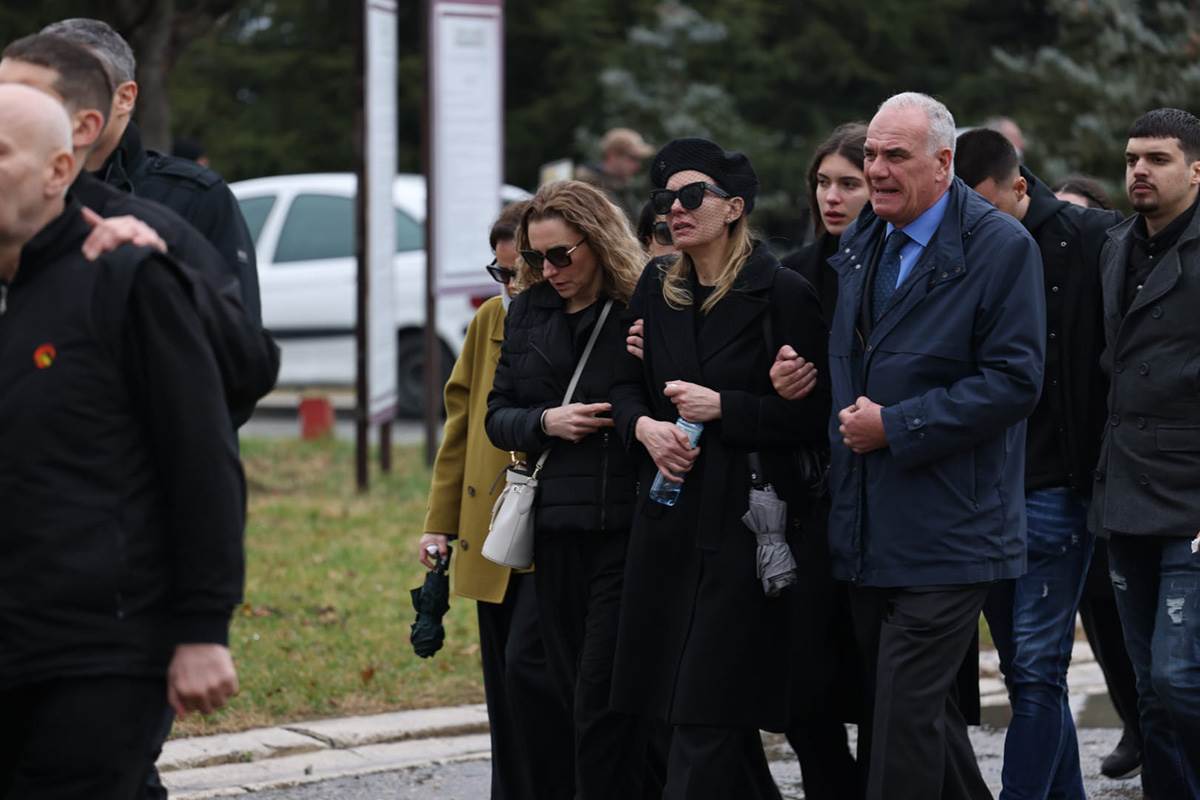 Sahrana Dejana Milojevića (3).jpg