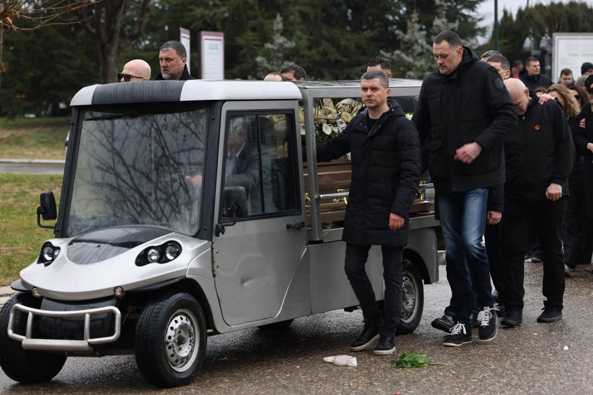 Sahrana Dejana Milojevića (6).jpg