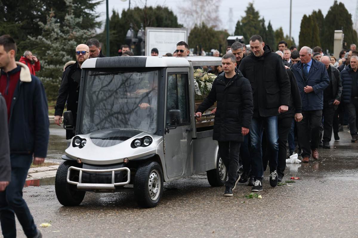 Sahrana Dejana Milojevića (9).jpg