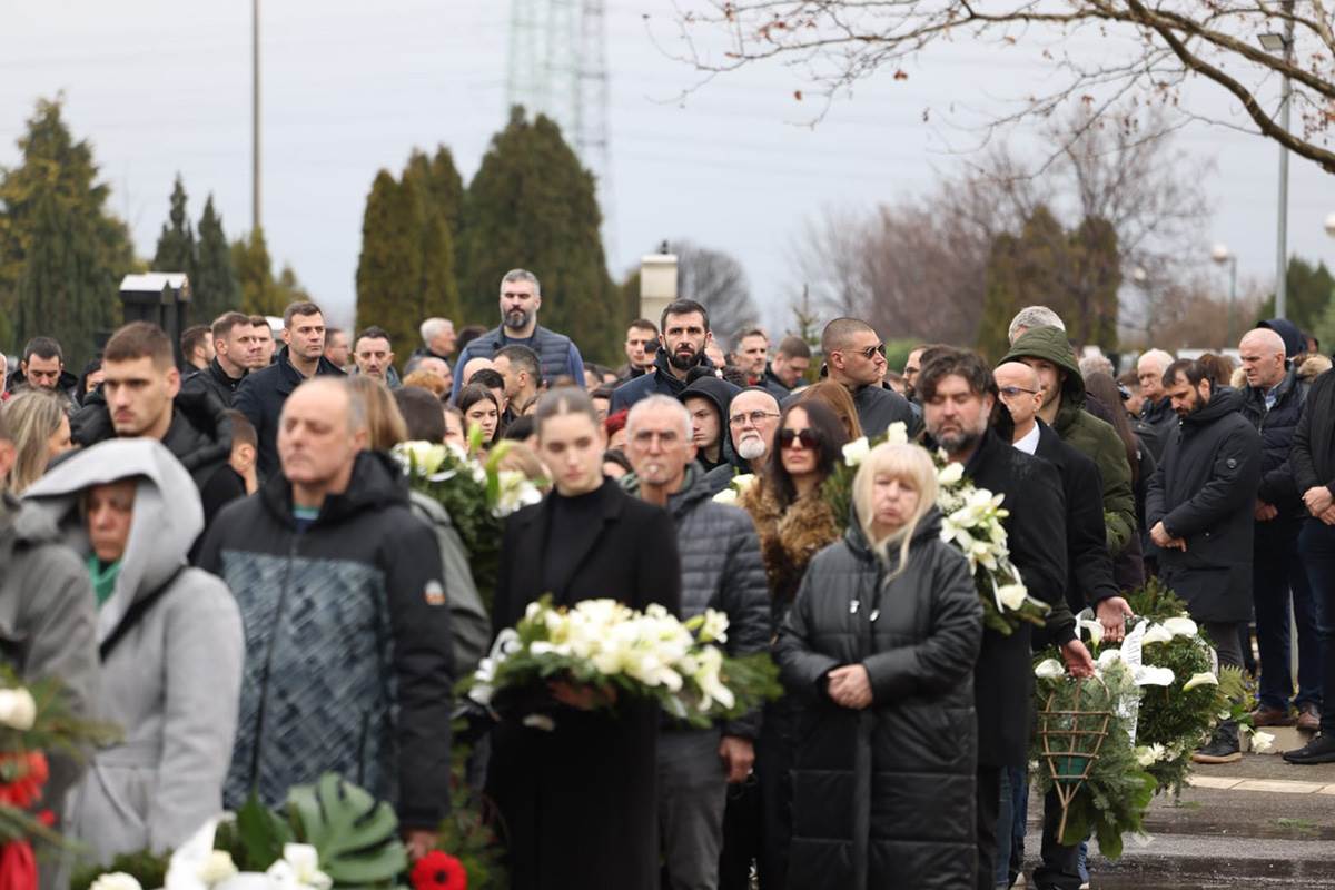 Sahrana Dejana Milojevića (19).jpg