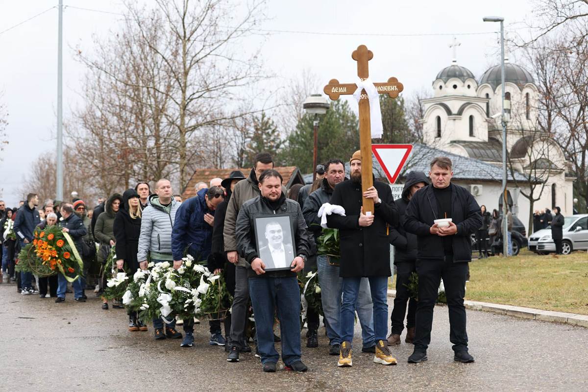 Sahrana Dejana Milojevića (20).jpg
