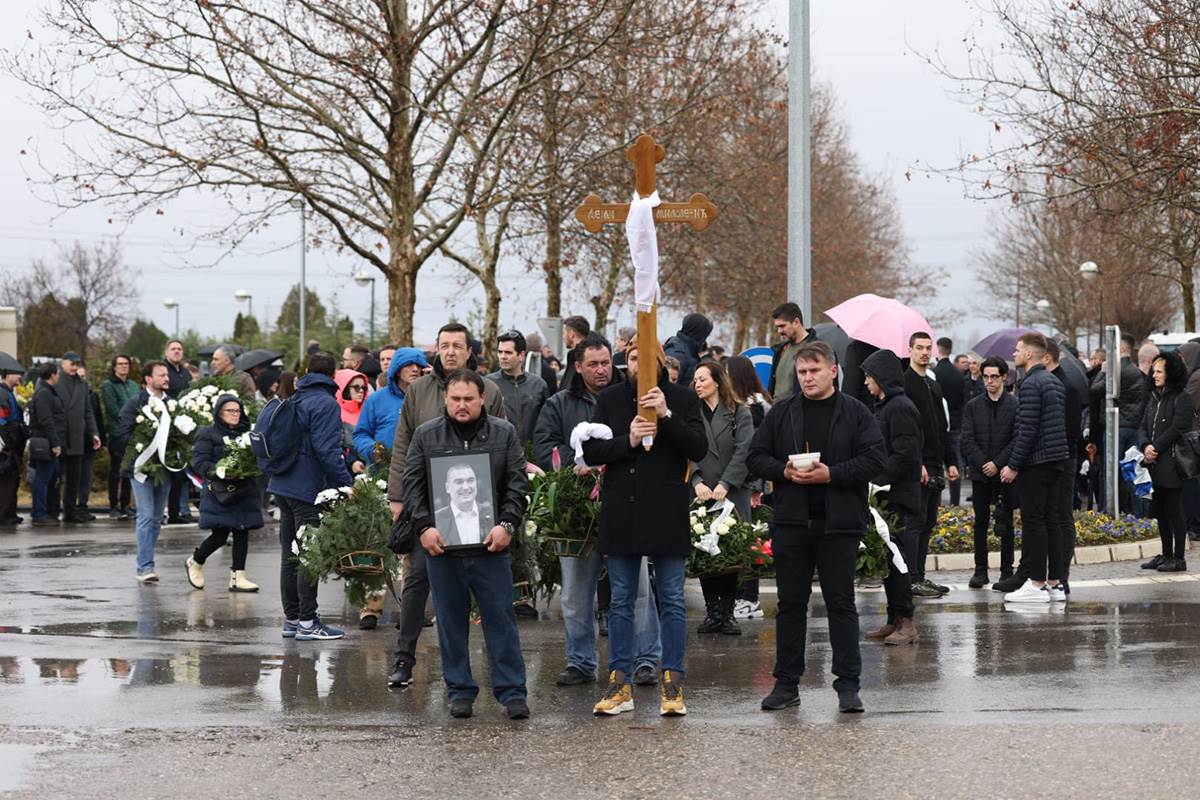 Sahrana Dejana Milojevića (27).jpg