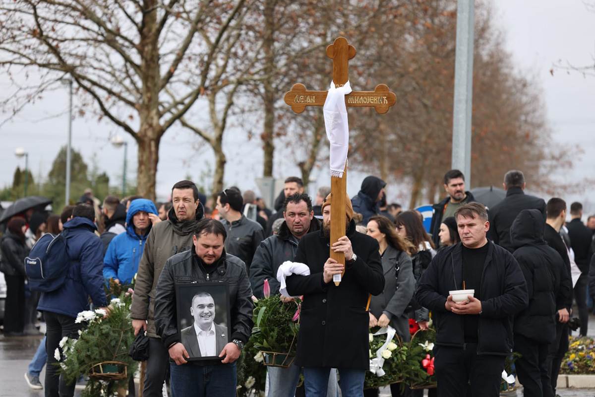 Sahrana Dejana Milojevića (28).jpg